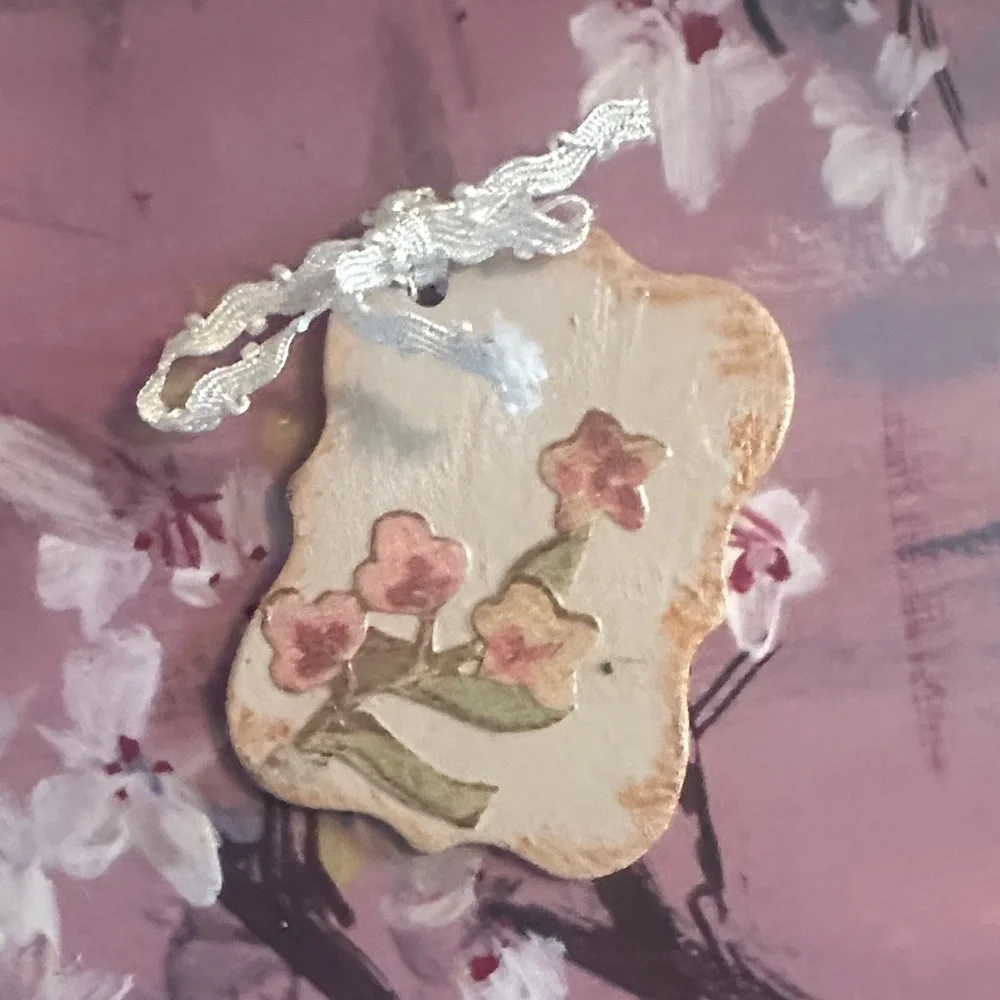 Floral Wooden Bath Vanity Tray with Gift Tag
